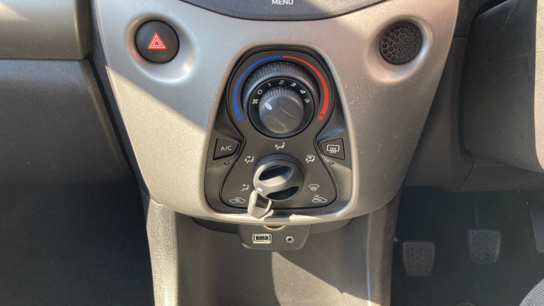 Toyota Aygo 1.0 VVT-i X-Play 3dr Petrol Hatchback